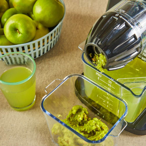 What is a Cold Press Juicer, and How Does it Work